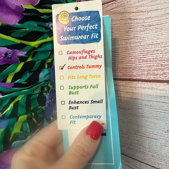 Tropical print swimsuit - Picture 9 of 9